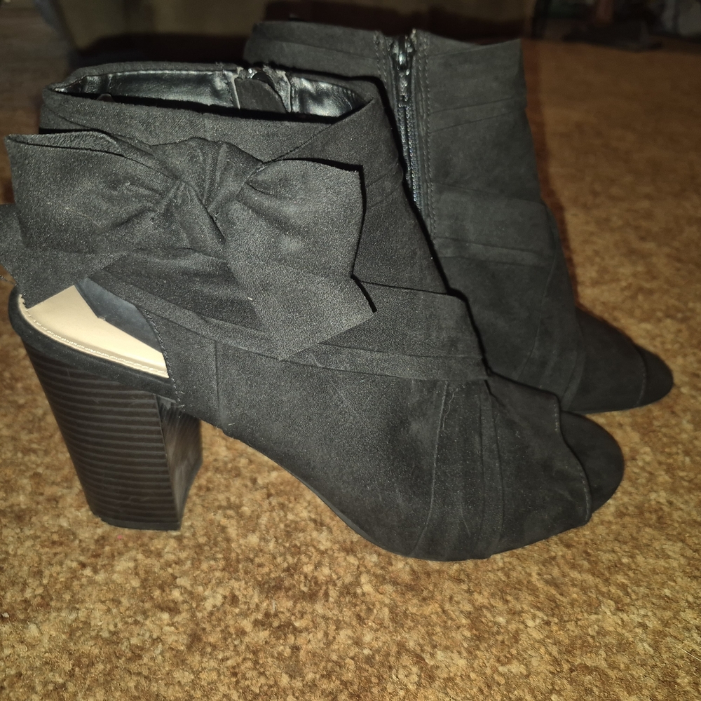 Lauren Conrad Elegant Open Toe Black Ankle Boots with Bow